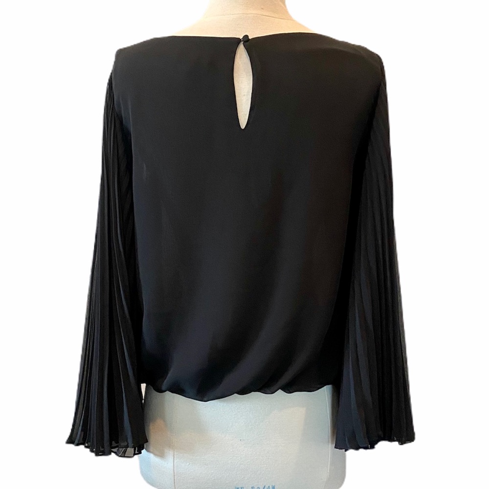 VINCE CAMUTO Pleated Bell Sleeve Blouse - Picture 4 of 7